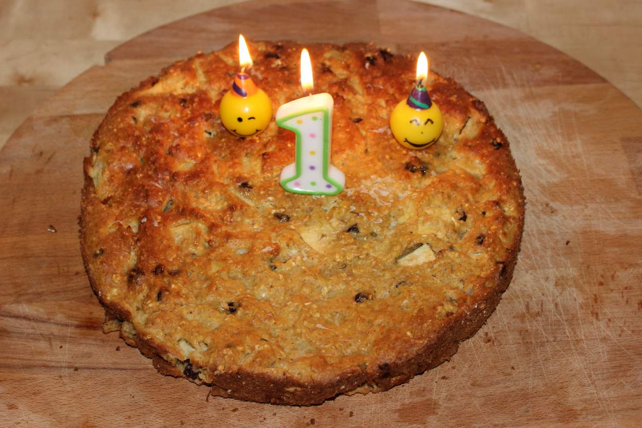 BLW-Kuchen ohne Zucker: Apfelkuchen für Baby&amp;#39;s Geburtstag