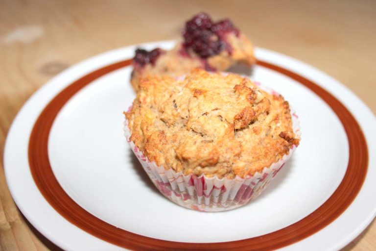 Vegane Muffins mit Öl: Brombeer-Muffins ohne Ei und Zucker