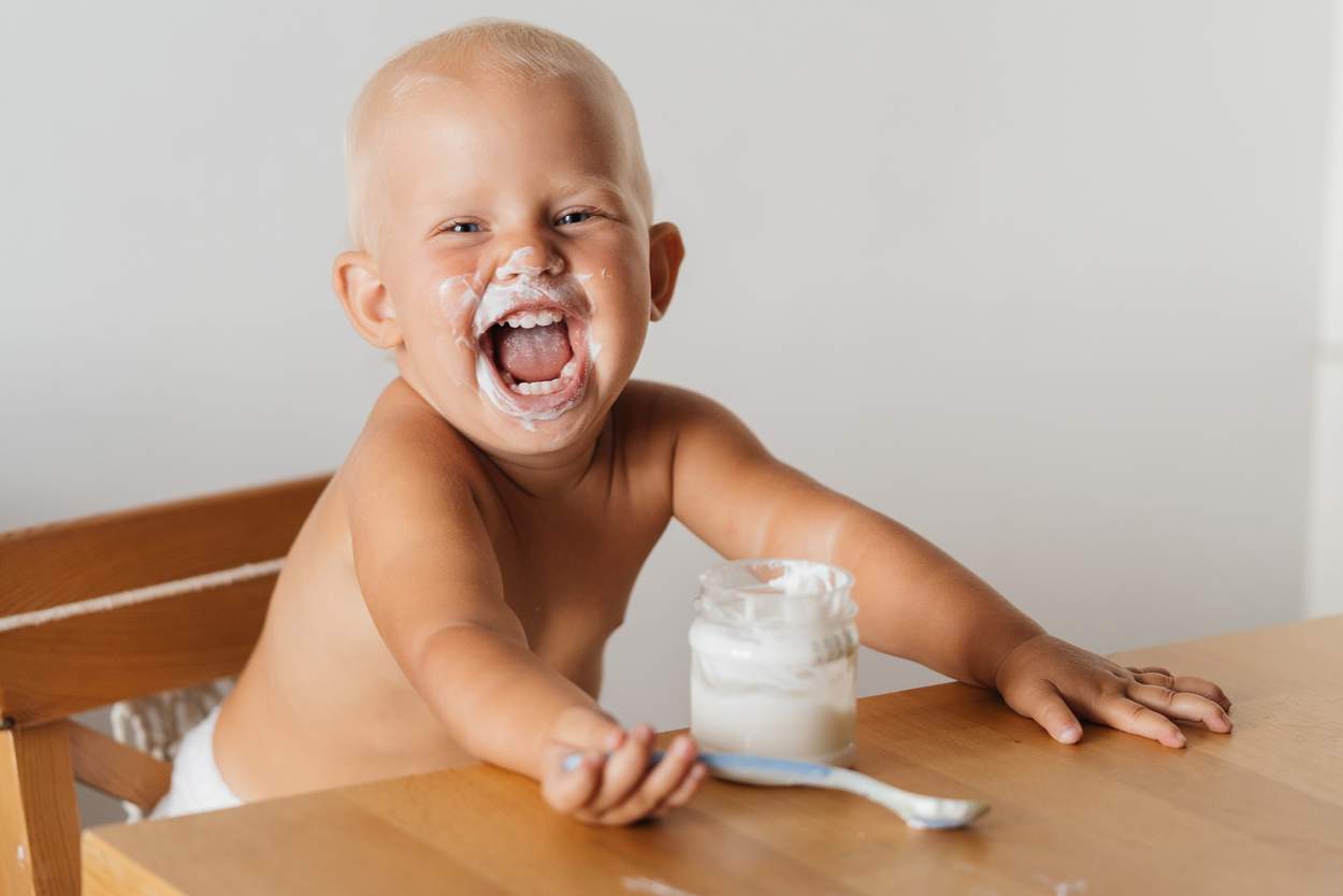 Ab wann dürfen Babys Joghurt essen? | Babyled Weaning