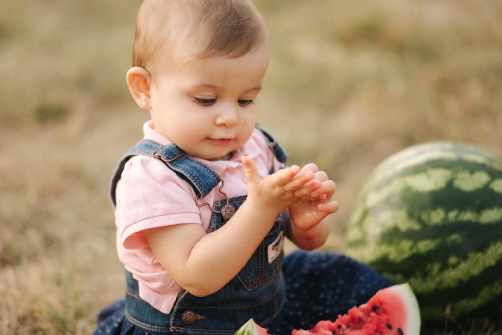 Ab wann dürfen Babys Wassermelone essen? | Babyled Weaning