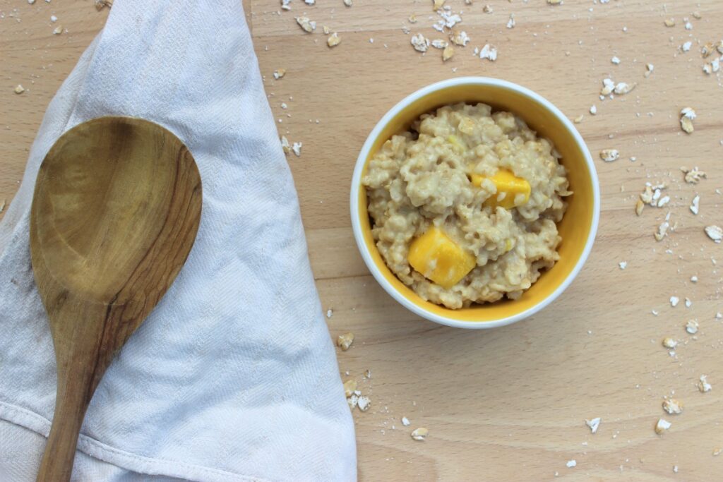 Gesundes Frühstück Porridge für Babys Babyled Weaning