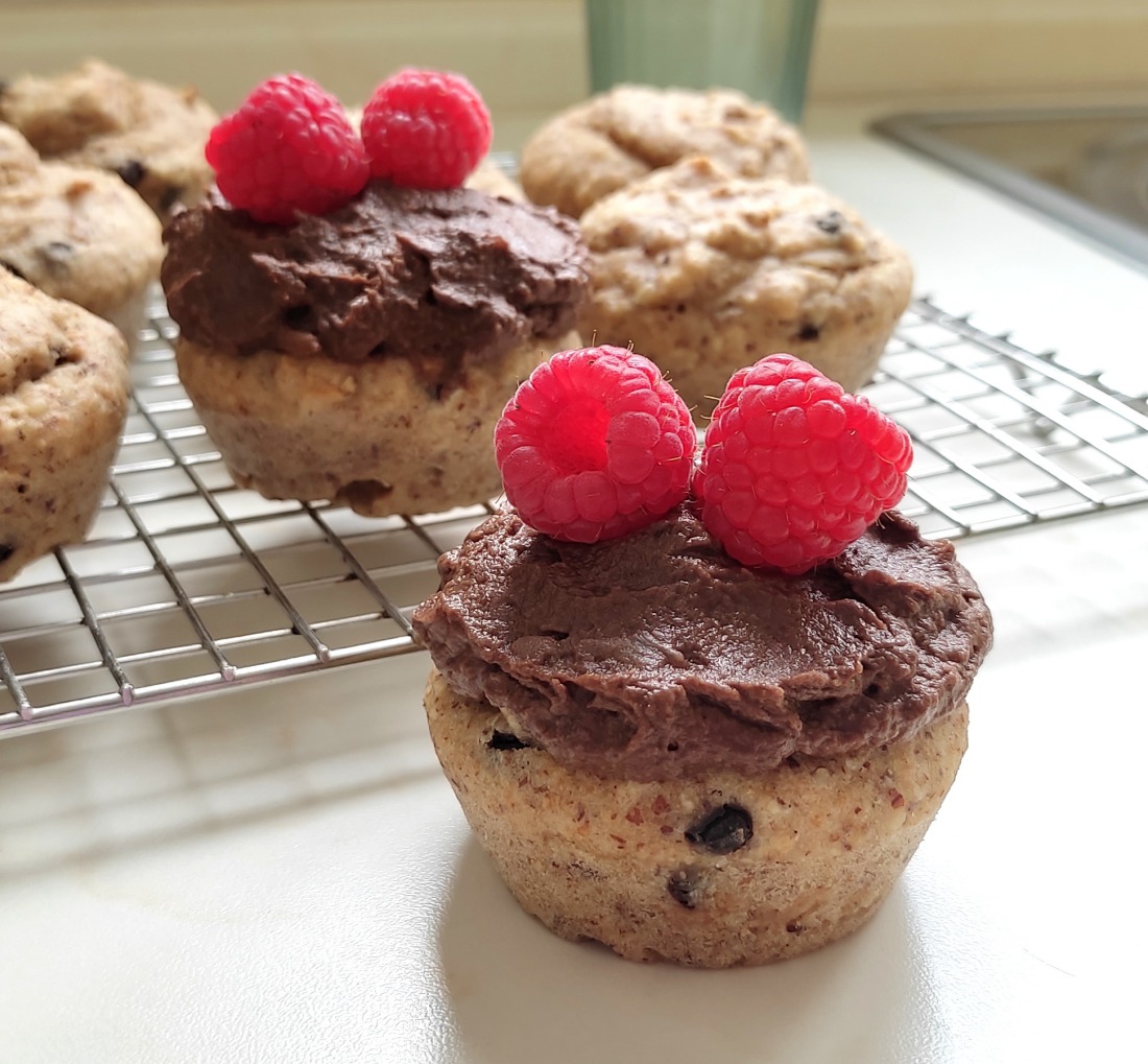 saftige nussmuffins mit schokolade