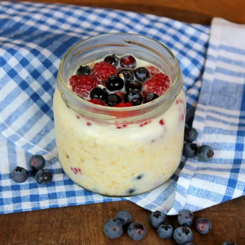 Overnight Oats für Kinder mit Beeren