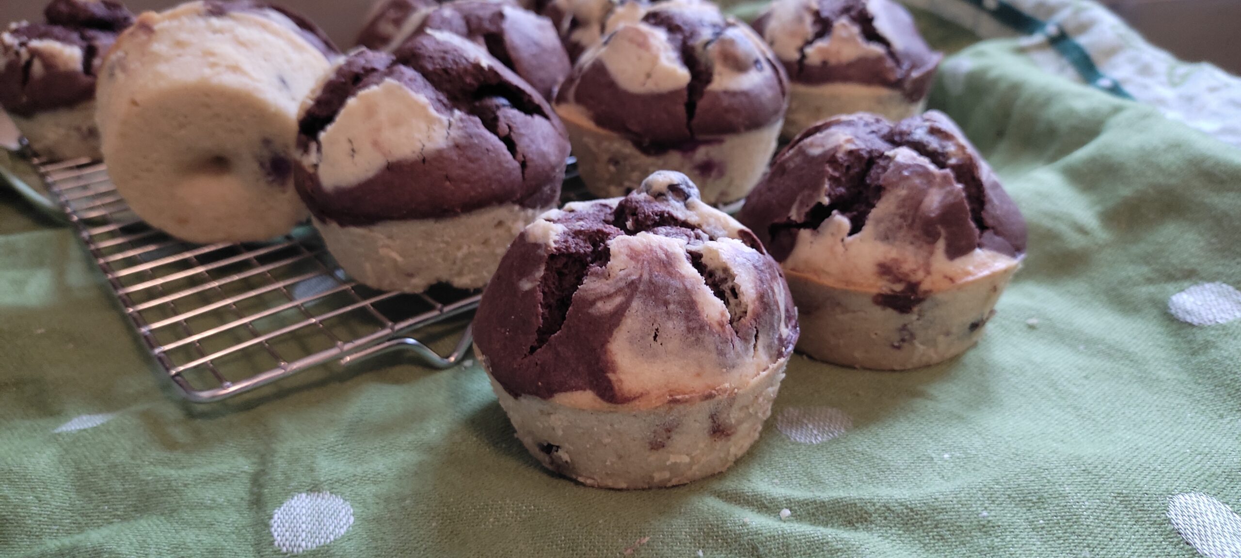 Marmormuffins mit Blaubeeren