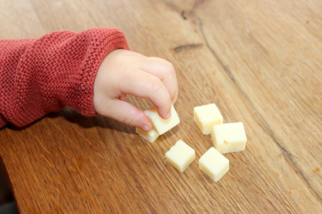 Ab wann dürfen Babys Käse essen? Babyled Weaning