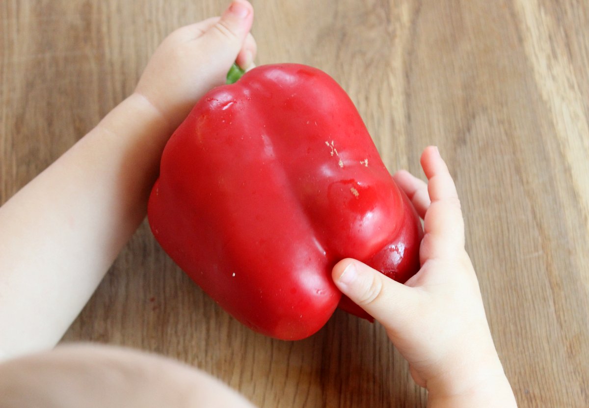 Baby will Paprika essen